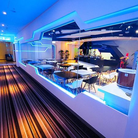Galaxia Business Hotel Taichung Extérieur photo