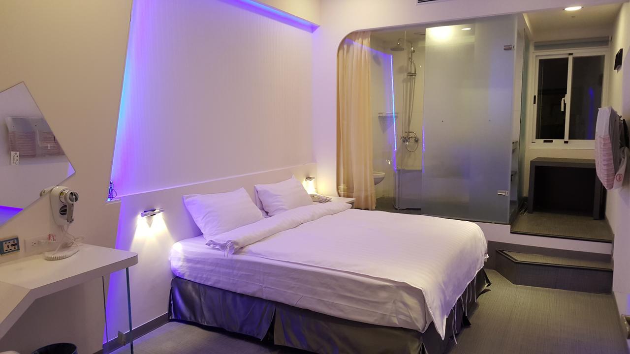 Galaxia Business Hotel Taichung Extérieur photo