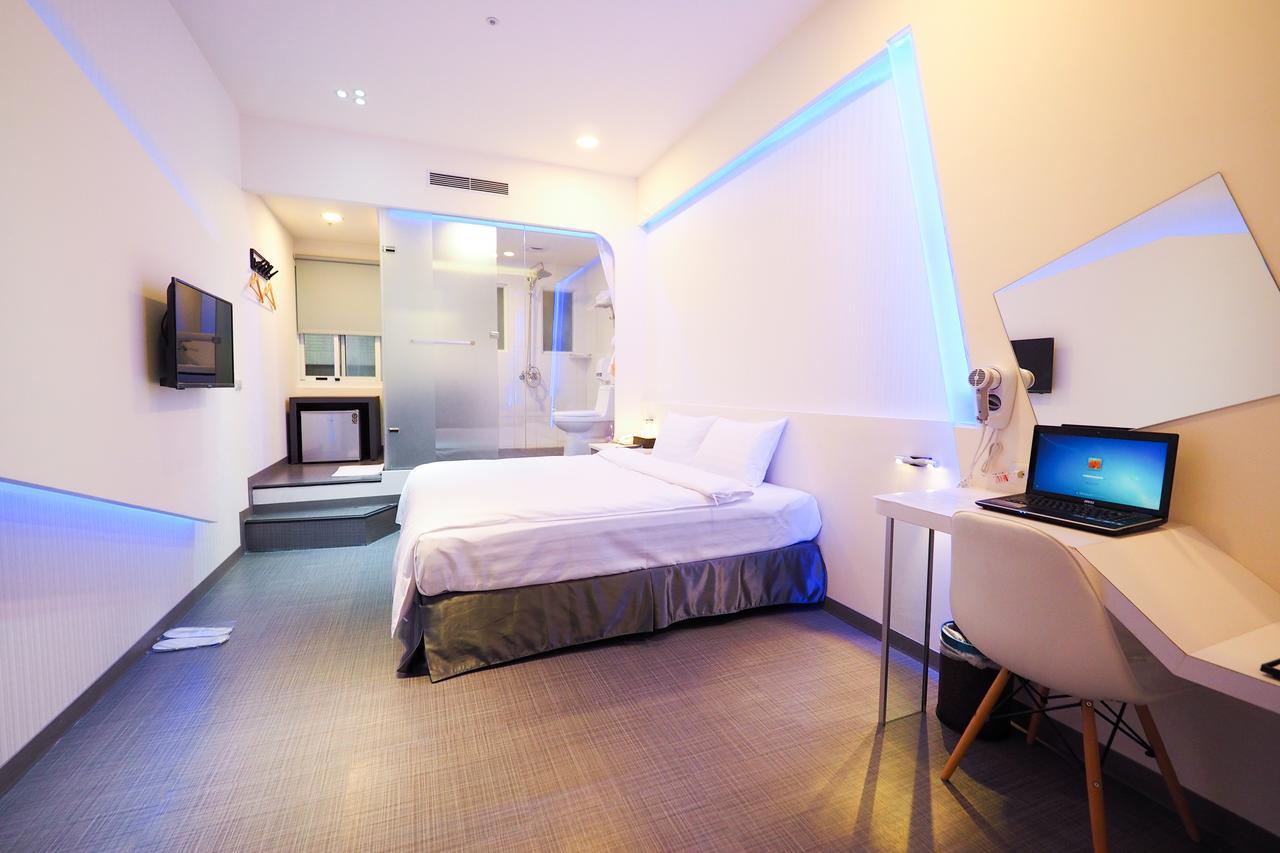 Galaxia Business Hotel Taichung Extérieur photo