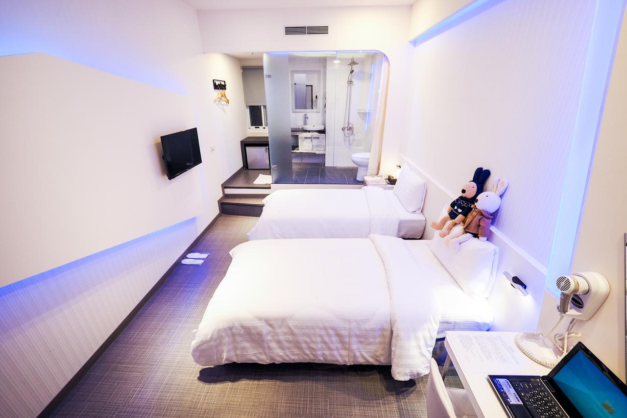 Galaxia Business Hotel Taichung Extérieur photo