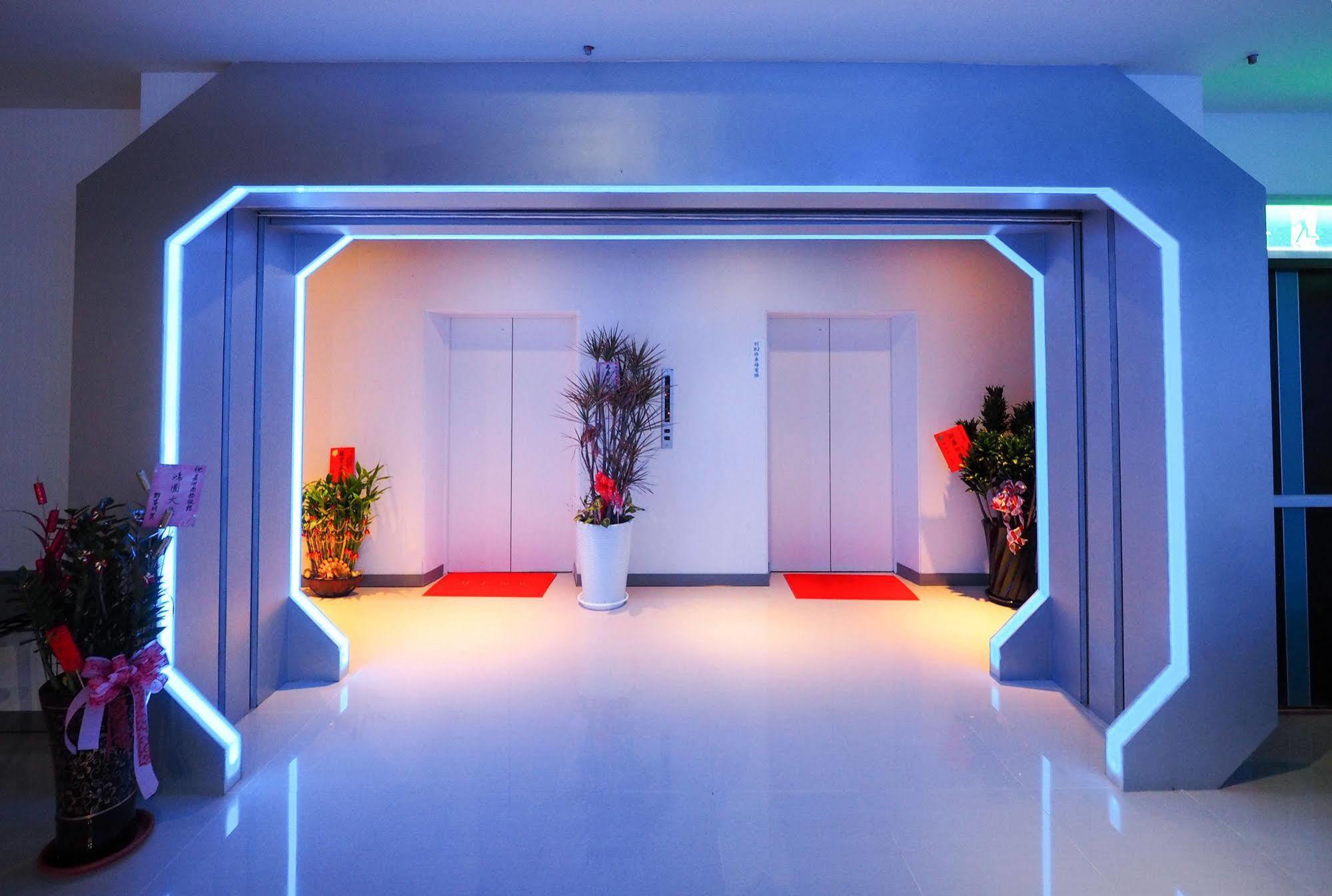 Galaxia Business Hotel Taichung Extérieur photo