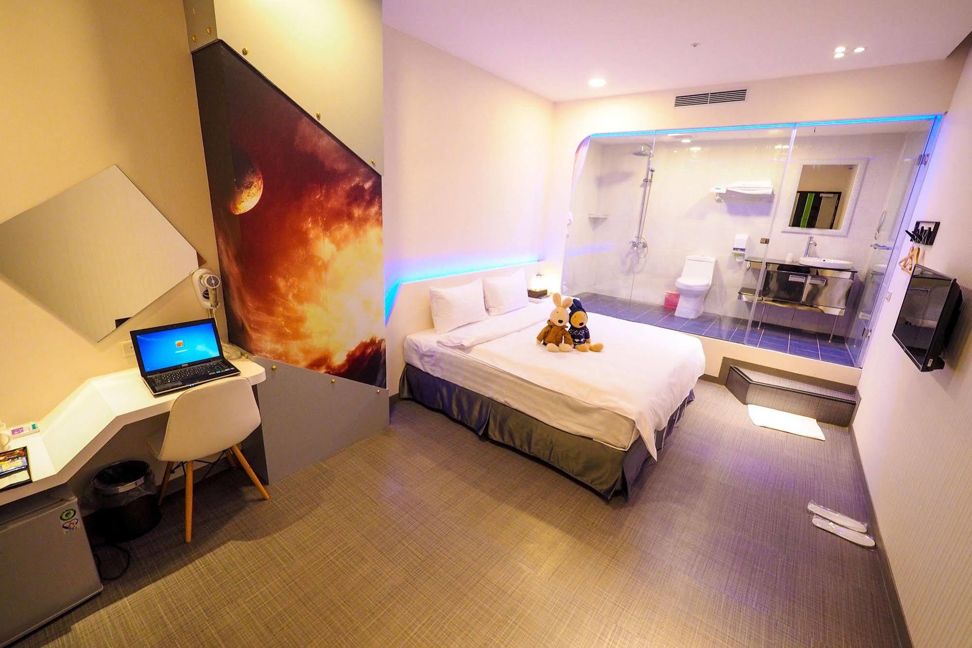 Galaxia Business Hotel Taichung Extérieur photo