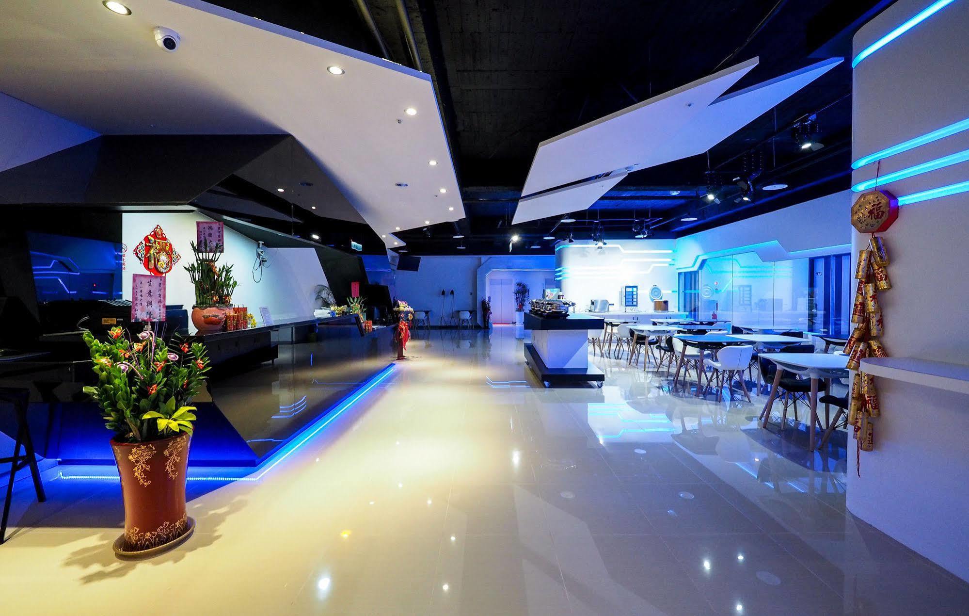 Galaxia Business Hotel Taichung Extérieur photo